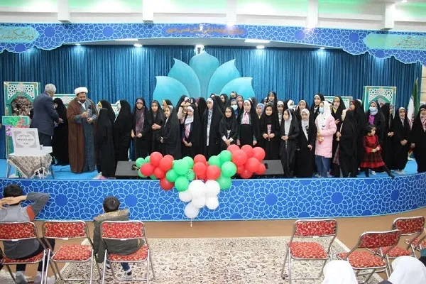 تجلیل از برگزیدگان مسابقه دانش‌آموزی نورالانوار + عکس