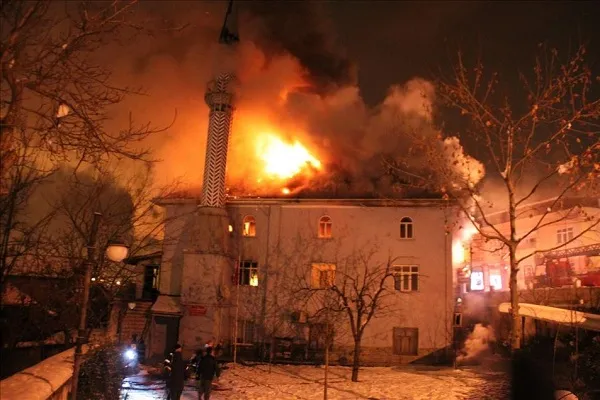 Simav'da cami yangını
