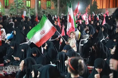 آئین بزرگداشت ولی‌امر مسلمین و مرجع شیعیان جهان حضرت آیت‌الله العظمی امام سیدعلی حسینی خامنه‌ای(ره) و شهدای خانواده رهبر معظم انقلاب در مسجد امام خمینی(ره) سمنان