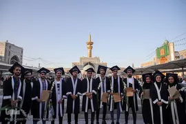 جشن فارغ‌التحصیلی دانشجویان پزشکی در حرم رضوی