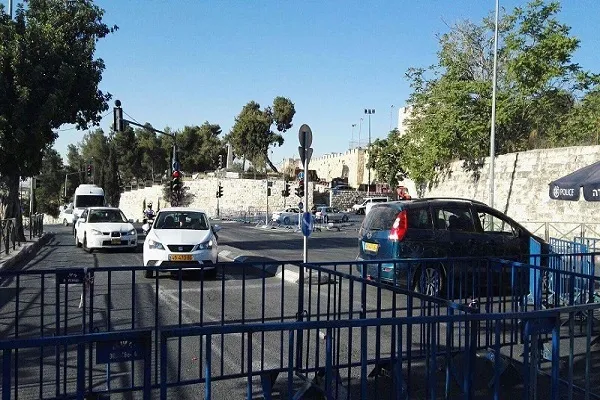 Prohíben  la entrada de empleados palestinos a la mezquita Al-Aqsa