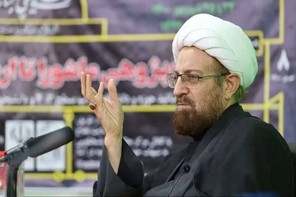 گاهی درباره یک عالم ربانی ده کتاب خوانده‌ایم و از امیرالمؤمنین(ع) هیچ