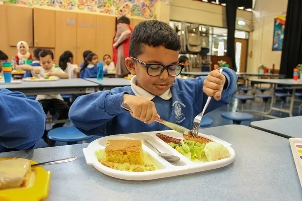 Proyecto de ley propuesto en Texas para proporcionar comida halal a estudiantes musulmanes