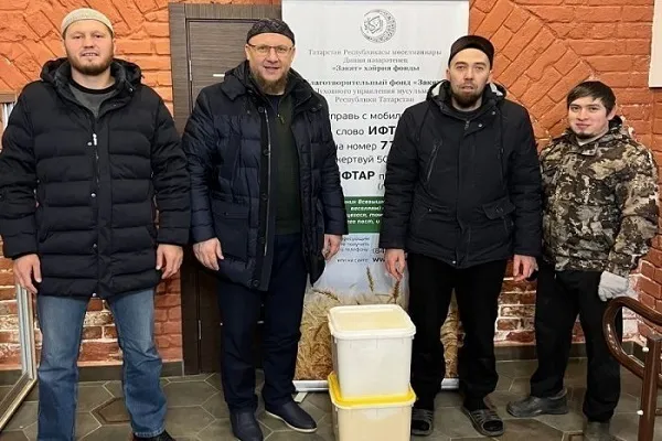 Мусульманские предприниматели передали 200 литров меда подопечным БФ «Закят»