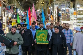 کاروان زیر سایه خورشید در بازار وکیل شیراز