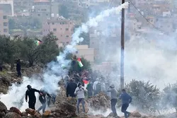 Zionist Soldiers, Settlers Attack Palestinian Activists, Journalists in West Bank