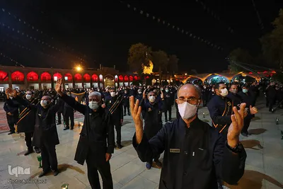 لاله گردانی شام غریبان در حرم مطهر شاهچراغ(ع)