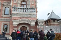 Moskvada Fransa səfirliyi qarşısında Şarli Hebdo etirazı