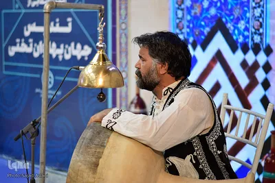 رونمایی از تندیس جهان پهلوان تختی در اصفهان