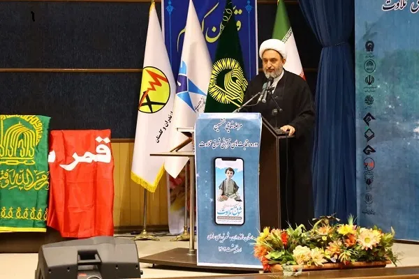 انس با قرآن راه مقابله با آسیب‌های اجتماعی