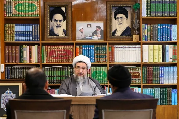 دیدار اقشار مختلف مردم با امام جمعه تبریز