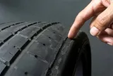 از کجا بفهمیم لاستیک پله کرده/ نشانه‌ها و راهکارهای پیشگیری