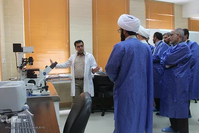 بازدید اساتید حوزه و دانشگاه از مرکز درمان ناباروری/عکاس: زهرا بهرامی