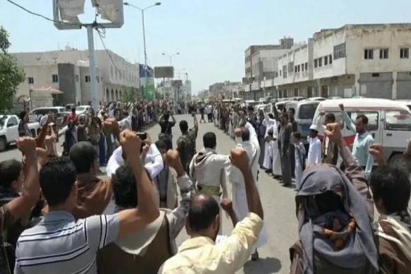وقفات إحتجاجية بالحديدة تنديداً بالإساءة لرسول الله(ص)
