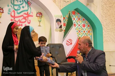 محفل انس با قرآن در حرم حضرت شاهچراغ (ع)