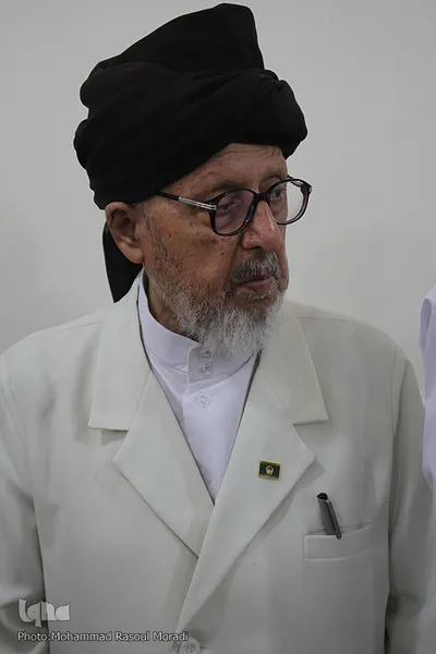 کاروان زیر سایه خورشید در روستای بستک