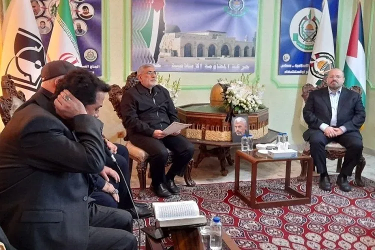 ادای احترام سردار قاآنی به مقام شهید یحیی سنوار