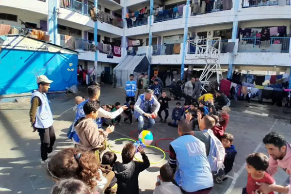 UNRWA okullarına sığınan Gazzeli kadın: Her an bombalanma riskiyle karşı karşıyayız!