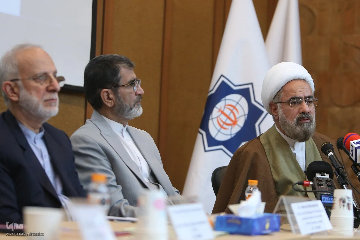 هر صاحب تریبونی توانایی تفسیر قرآن را ندارد