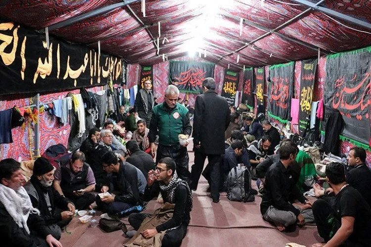 موکب امیرالمؤمنین(ع) کرمانشاه؛ پذیرای زائران اربعین در کوفه