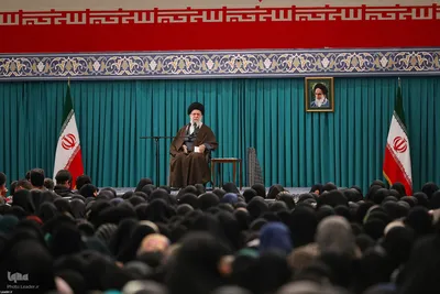 دیدار رأی اولی‌ها و خانواده‌های شهدا با مقام معظم رهبری