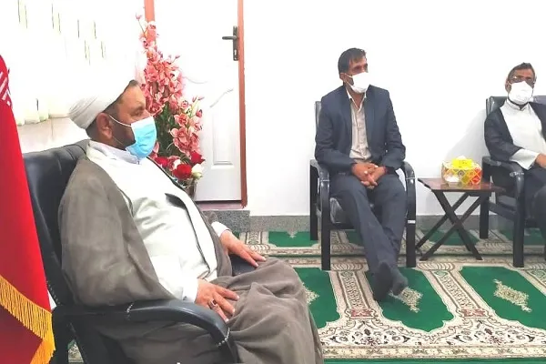 لزوم بهره‌گیری از قرآن و عترت به‌‌عنوان بهترین ابزار تربیتی