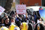 خروش دانش‌آموزان و مردم ملایر علیه سیاست‌های آمریکا و رژیم صهیونیستی در 13 آبان