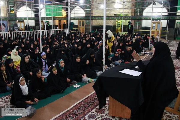 محفل انس با قرآن خواهران در حرم مطهر رضوی برگزار شد