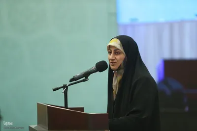 مژگان خان بابا در دومین روز ارائه مقالات هجدهمین نشست تخصصی قاریان و حافظان قرآن