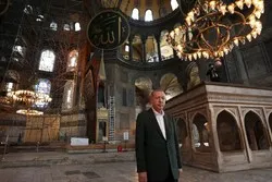 Recep Tayyip Erdogan visite l'ex-basilique Sainte-Sophie d'Istanbul