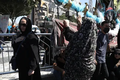 حرکت دسته های عزاداری به سمت حرم مطهر رضوی