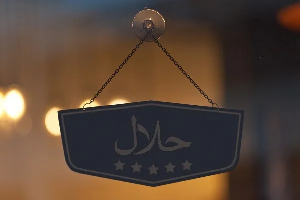 Fake Halal Restaurants Emerge as New Challenge for Khmer Muslims  