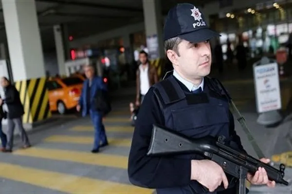 Türkiye 54 Alman'ın ülkeye girişini engelledi