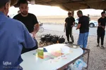 پذیرایی موکب روستایی سنگ‌سفید شازند از زائران حسینی