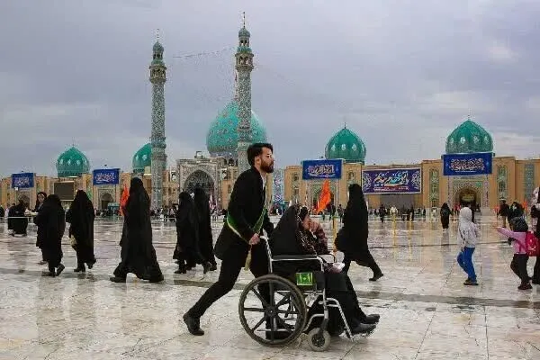 خدمت‌رسانی ۱۰ هزار خادم به زائران مسجد جمکران