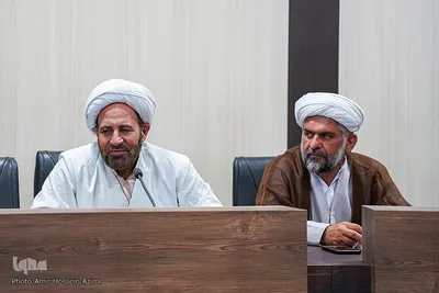 نشست مسئولان مردمی فعالیت‌های قرآنی شیراز با فرماندار