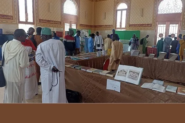 استقبال پرشور سنگالی‌ها از نمایشگاه قرآنی و حدیثی جامعةالمصطفی + عکس