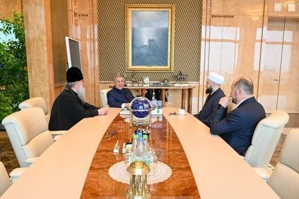 Минниханов встретился с муфтием РТ и митрополитом Кириллом