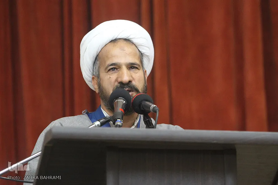 هاشم مرادی رییس بنیاد غدیر استان مرکزی در نشست امامت و پاسخگویی به شبهات در اراک