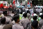 जकार्ता में हजारों इंडोनेशियाई प्रदर्शनियों की म्यांमार के खिलाफ प्रदर्शन में उपस्थित