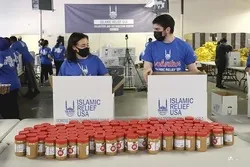 Volunteers in Virginia Close Out Ramadan Packing 125K Meals for Families in Need