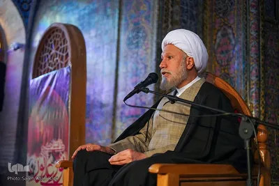 محفل قرآن کریم در مسجد نصیرالملک شیراز