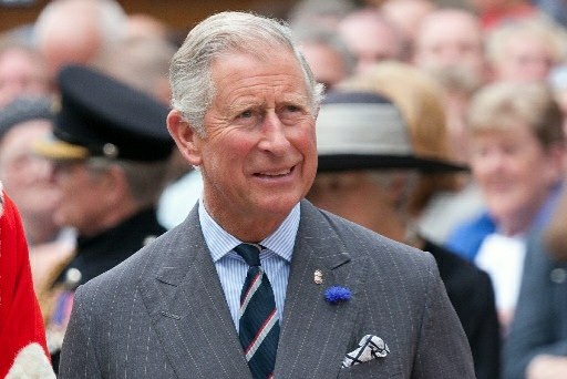 Le roi britannique visite la première mosquée écolo d'Europe