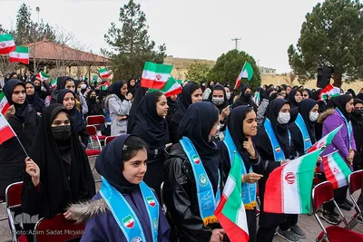 نواختن زنگ انقلاب در یزد