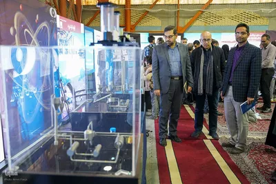 بازدید جمعی از جهادگران جهاددانشگاهی فارس از «دستاوردهای صنعت هسته‌ای»‎