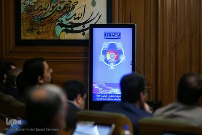 تحویل سند تحول مدیریت شهری شهردار تهران به شورای شهر