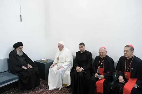 بيان صادر من مكتب المرجع السيستاني حول لقائه بالحبر الأعظم بابا الفاتيكان