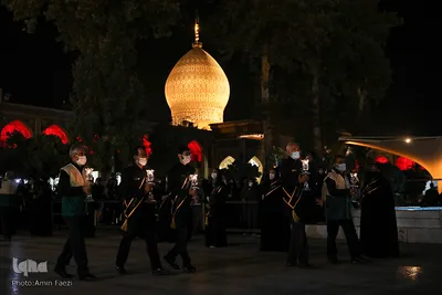 مراسم شام غریبان و لاله گردانی خادمین حرم شاهچراغ (ع)