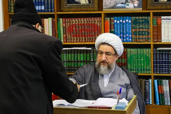 دیدار اقشار مختلف مردم با امام جمعه تبریز