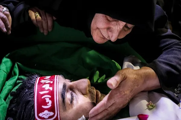 مراسم بزرگداشت شهدای مدافع امنیت در بقاع متبرکه برگزار می‌شود